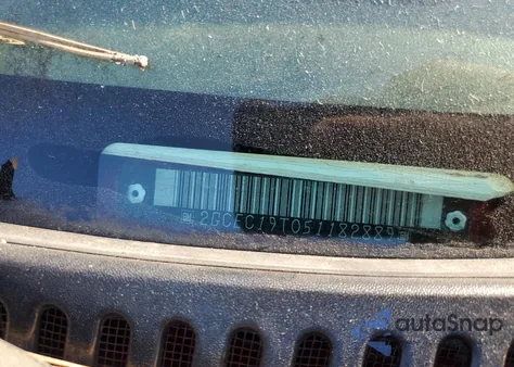 2005 Chevrolet Silverado C1500 from USA, damaged, VIN 2GCEC19T051182889